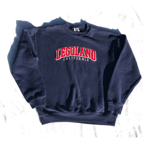 LEGOLAND CALIFORNIA KIDS SWEATER SIZE 8/10 - Picture 1 of 4